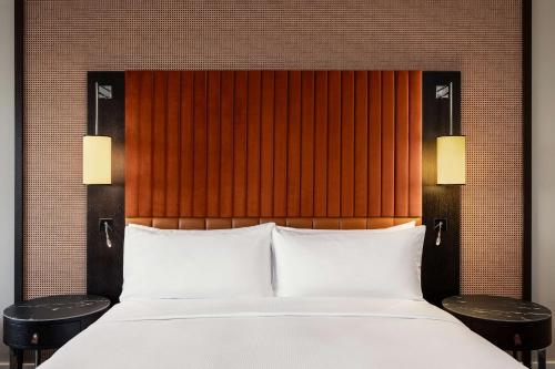Suite - Cama extragrande - Frente al agua del hotel Hilton Vienna Danube Waterfront. Foto 3