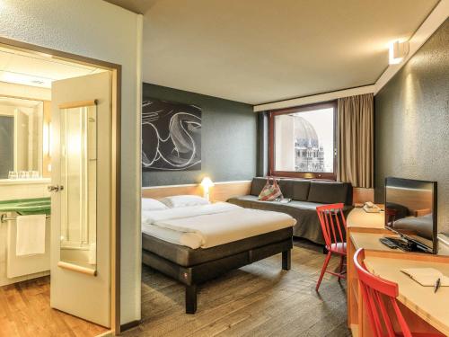 Habitación Estándar - 1 cama doble y 1 individual del hotel Ibis Wien Mariahilf. Foto 2