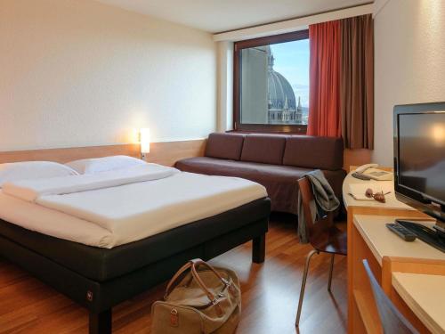 Habitación Estándar - 1 cama doble y 1 individual del hotel Ibis Wien Mariahilf. Foto 5