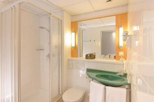 Habitación Doble Estándar del hotel Ibis Wien Mariahilf. Foto 11