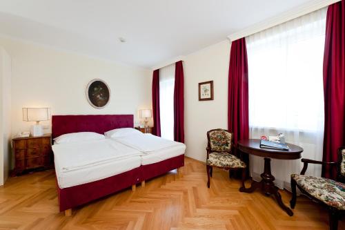 Habitación Doble Estándar del hotel Regina. Foto 7