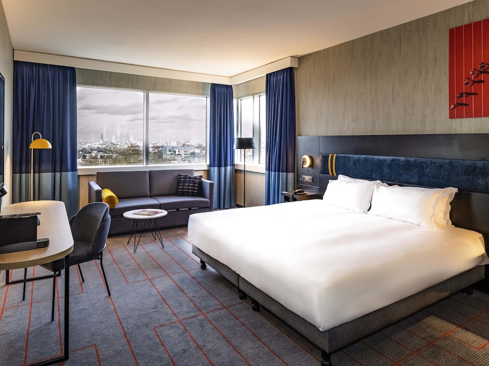Habitación Privilegio con 1 cama King Size con vistas al parque del hotel Mercure Antwerp City South