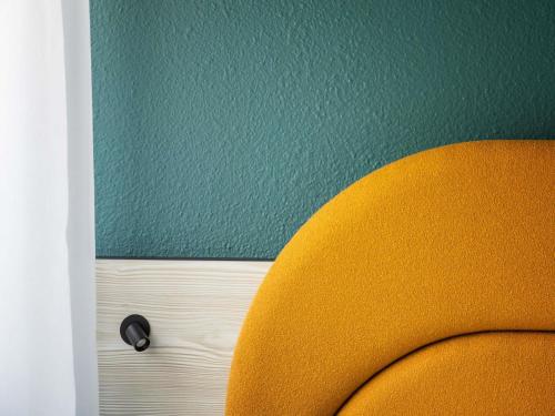 Habitación Doble Estándar del hotel ibis Styles Brugge Centrum. Foto 4