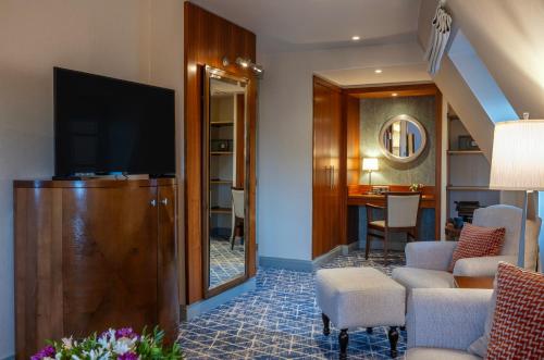Suite Junior del hotel Warwick Brussels. Foto 5