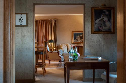 Suite Real del hotel Warwick Brussels. Foto 4