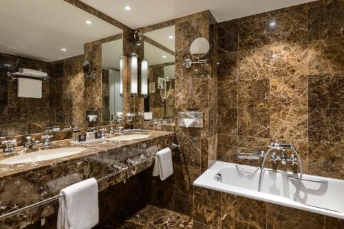 Suite Warwick del hotel Warwick Brussels. Foto 3