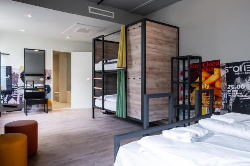 Habitación cuádruple del hotel A&O Brussels Centrum