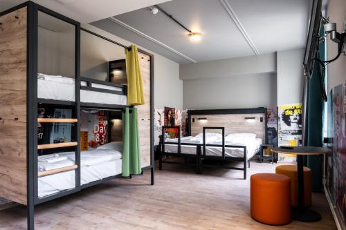 Habitación Familiar del hotel A&O Brussels Centrum. Foto 9