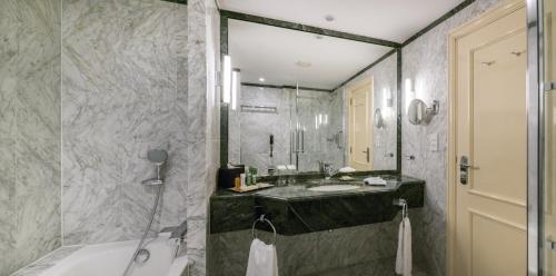 Habitación Familiar del hotel Hilton Brussels Grand Place. Foto 4