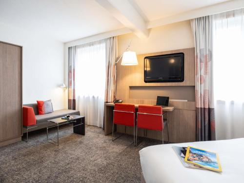 Habitación Doble Estándar - Adaptada para personas con movilidad reducida del hotel Novotel Brussels City Centre. Foto 4