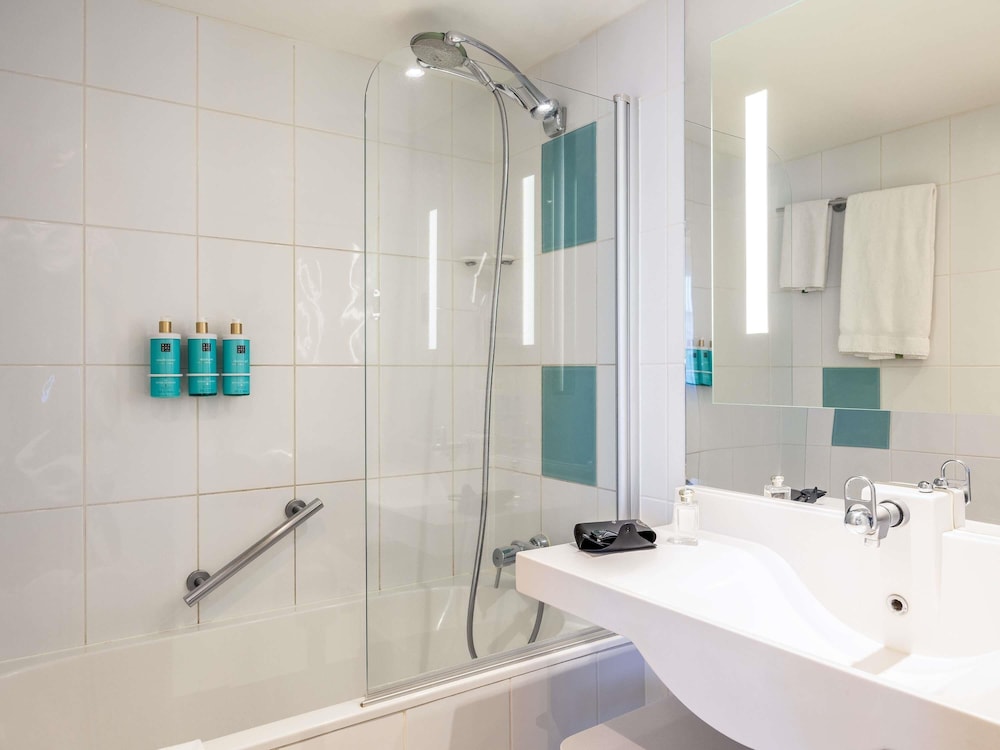 Suite ejecutiva, 1 cama de matrimonio grande del hotel Novotel Brussels Off Grand Place. Foto 9