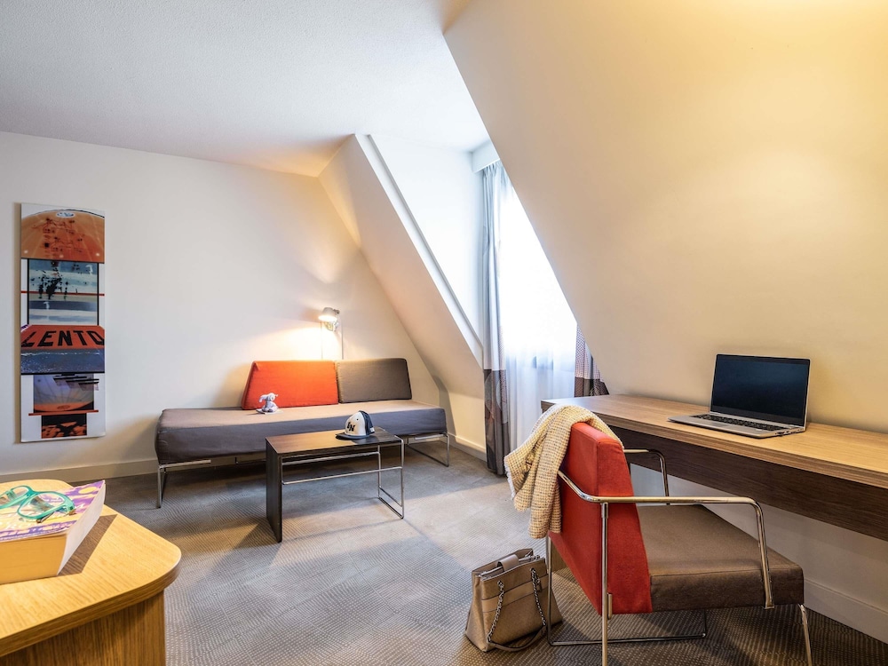 Habitación superior, varias camas, accesible para personas con discapacidad del hotel Novotel Brussels Off Grand Place. Foto 3