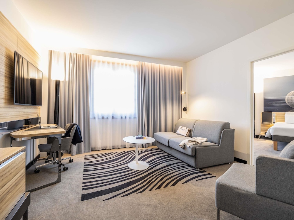 Suite ejecutiva, 1 cama de matrimonio grande del hotel Novotel Brussels Off Grand Place. Foto 11