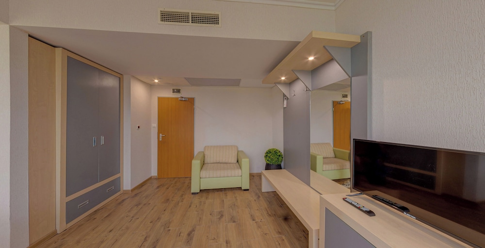 Suite Junior del hotel Sol Marina Palace. Foto 2