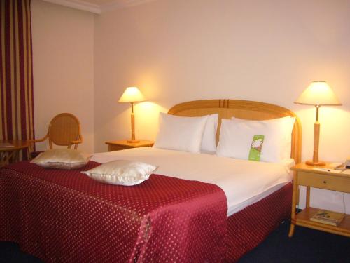 Habitación Doble Superior del hotel Ramada By Wyndham Sofia City Center. Foto 3