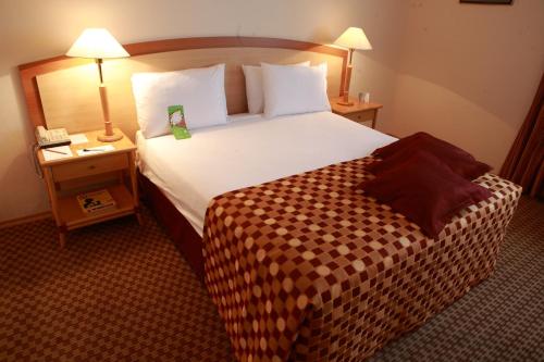 Habitación Doble Superior con masaje gratuito de hombros - 1 o 2 camas del hotel Ramada By Wyndham Sofia City Center. Foto 4