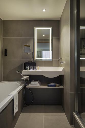 Suite Superior con sofá cama del hotel Novotel Geneve Centre