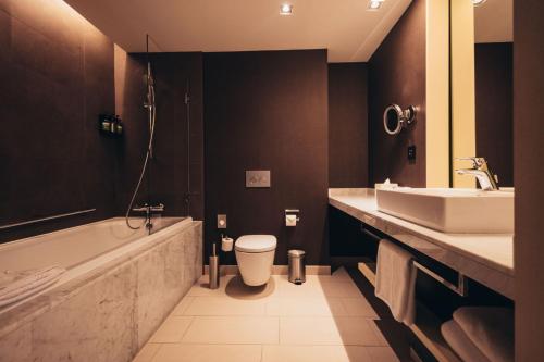 Habitación premium extragrande - Acceso al salón privado del hotel Crowne Plaza Geneva, An Ihg. Foto 3