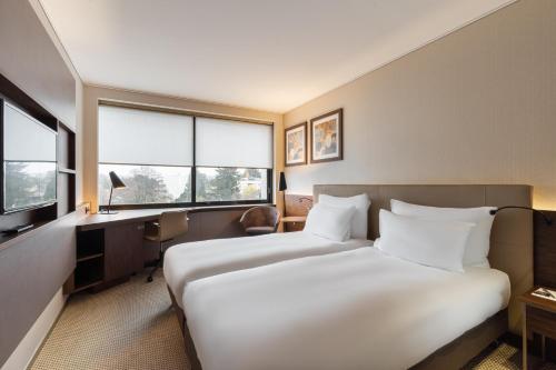 Habitación Doble Estándar - Adaptada para personas con discapacidad del hotel Crowne Plaza Geneva, An Ihg