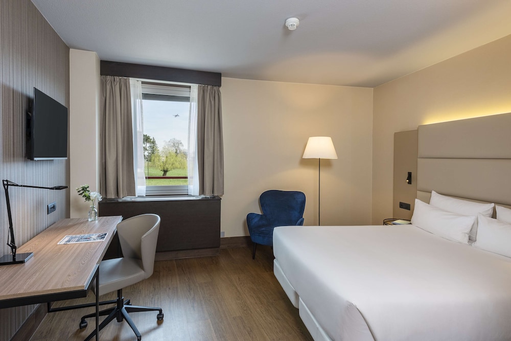 Habitación triple superior del hotel Nh Geneva Airport