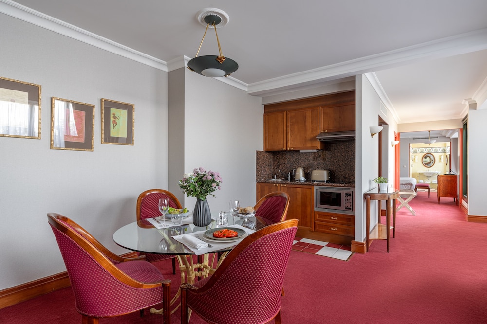 Ambassador Suite with Terrace del hotel Royal Manotel. Foto 7