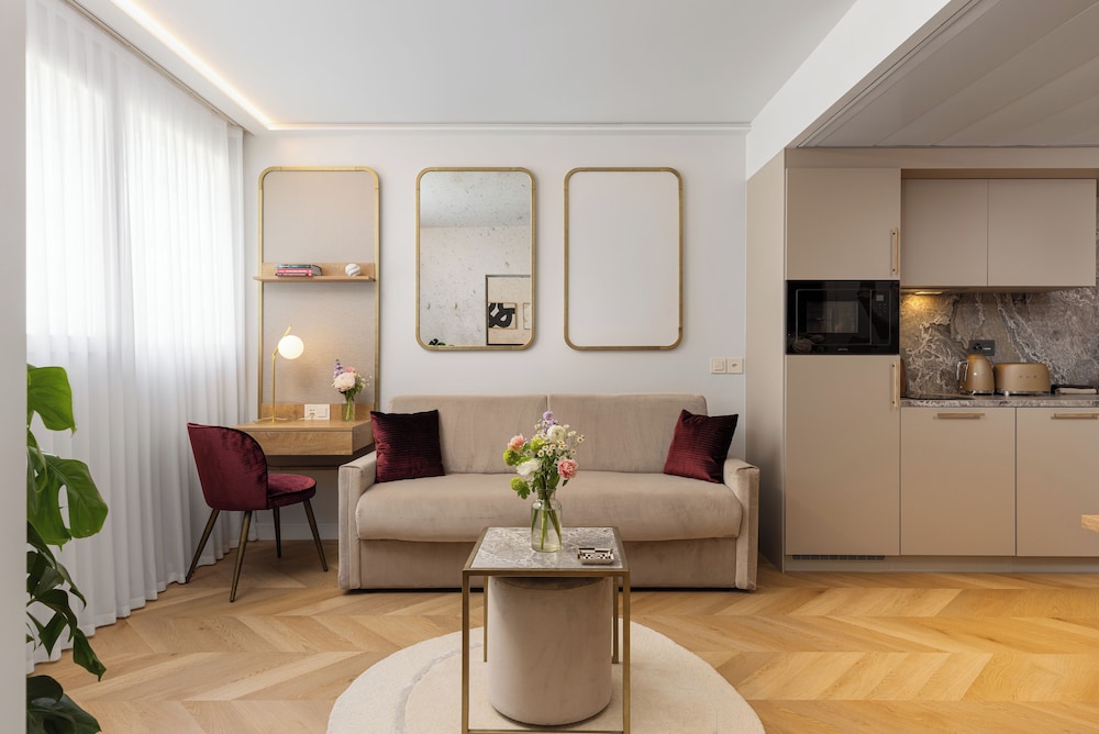 Apartamento Elite, 1 habitación del hotel Royal Manotel. Foto 6