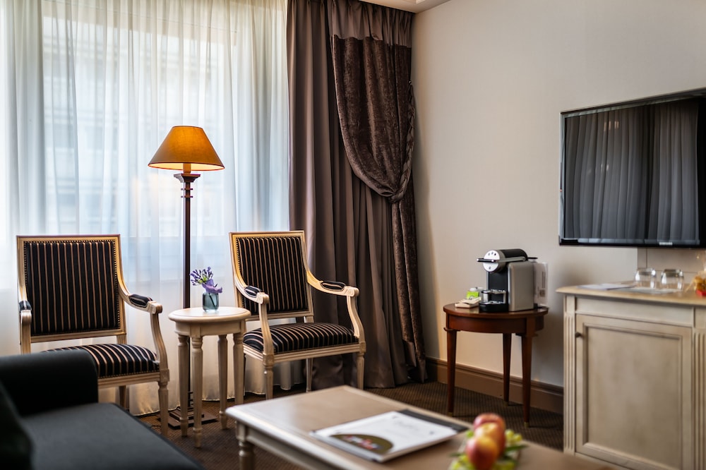 Habitación Familiar del hotel Royal Manotel. Foto 3