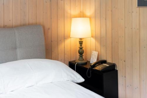 Small Double Room with Private Bathroom (no view) del hotel Jungfrau Lodge Swiss Mountain. Foto 4