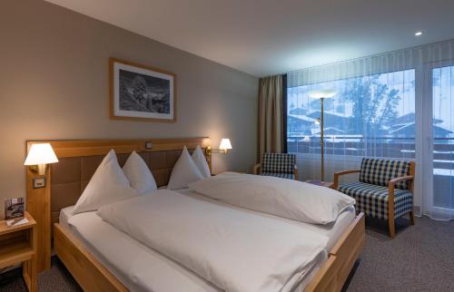 Habitación Doble Moderna del hotel Sunstar Grindelwald. Foto 1