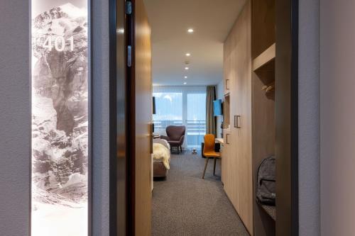 Habitación Doble Premium del hotel Sunstar Grindelwald. Foto 5