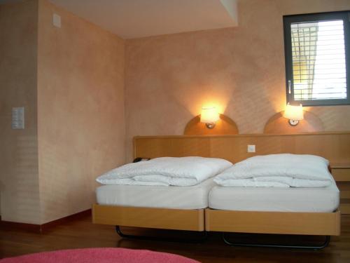 Deluxe Quadruple Room with A/C and Roof Terrace del hotel Crystal. Foto 4