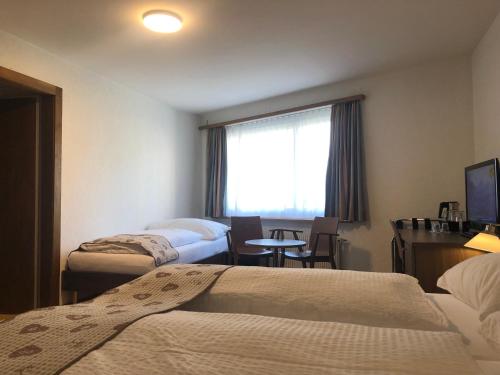 Standard Triple Room with A/C (20 - 23m2) del hotel Crystal. Foto 1