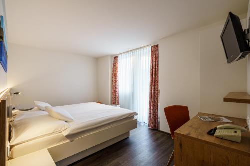 Habitación Doble Estándar - 2 camas del hotel Bernerhof. Foto 17