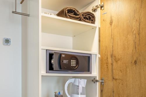 Habitación Doble Superior con aire acondicionado - 2 camas del hotel Bernerhof. Foto 9