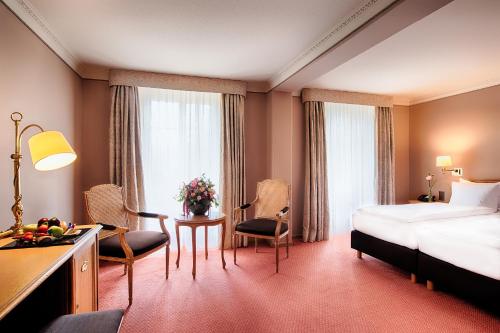 Habitación Doble Confort - 1 o 2 camas del hotel Grand Beau Rivage Interlaken. Foto 8