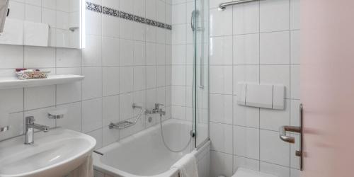 Habitación Doble Pequeña del hotel Drei Könige. Foto 1