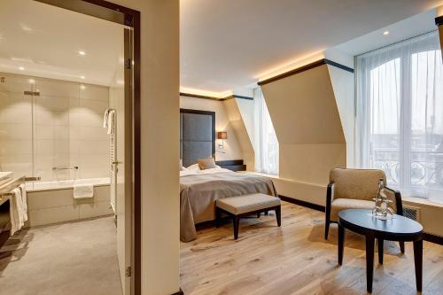 Suite Junior Deluxe del hotel Monopol. Foto 8