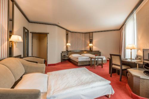 Habitación cuádruple del hotel Monopol. Foto 4