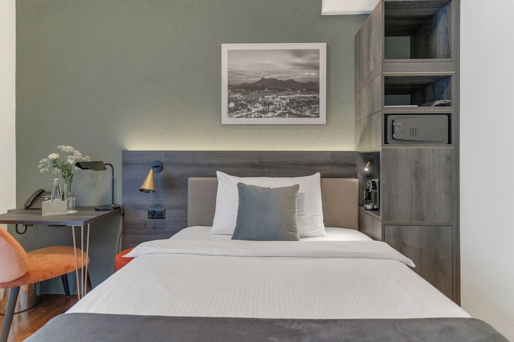Quiet Comfort Single Room Courtyard Side del hotel Waldstaetterhof Swiss Quality