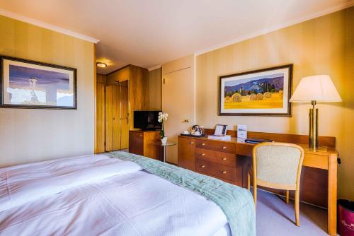 Habitación Doble Estándar con balcón - Junto al parque y al lago del hotel Royal Plaza Montreux. Foto 8
