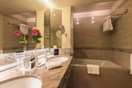 Habitación Doble Superior del hotel Royal Plaza Montreux. Foto 4