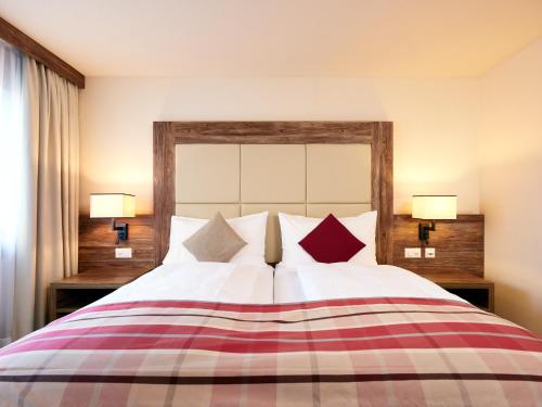 Habitación Doble Estándar - 2 camas del hotel Ambassador Zermatt. Foto 2
