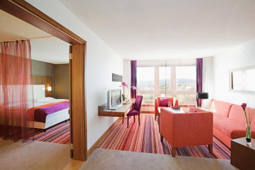 Suite de 1 dormitorio del hotel Movenpick Zuerich-airport. Foto 4