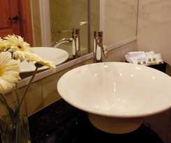 Hotel Alma Del Lago Suites and Spa