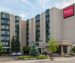 Hotel Ramada By Wyndham Niagara Falls Near The Falls