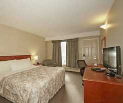 Colonial Square Inn and Suites
