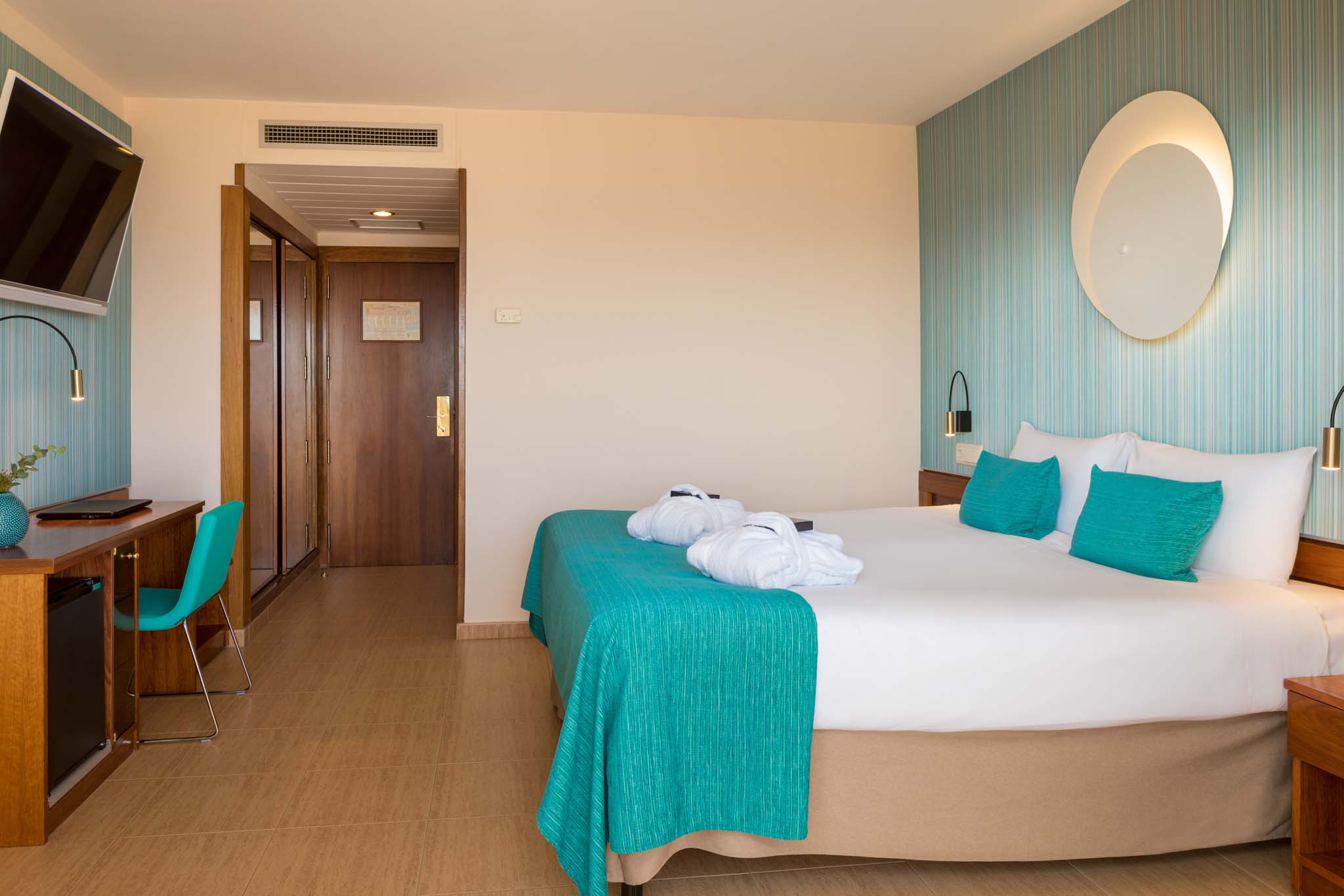 Doble Superior Vista Mar del hotel Htop Amaika and Spa - Adults Only. Foto 2