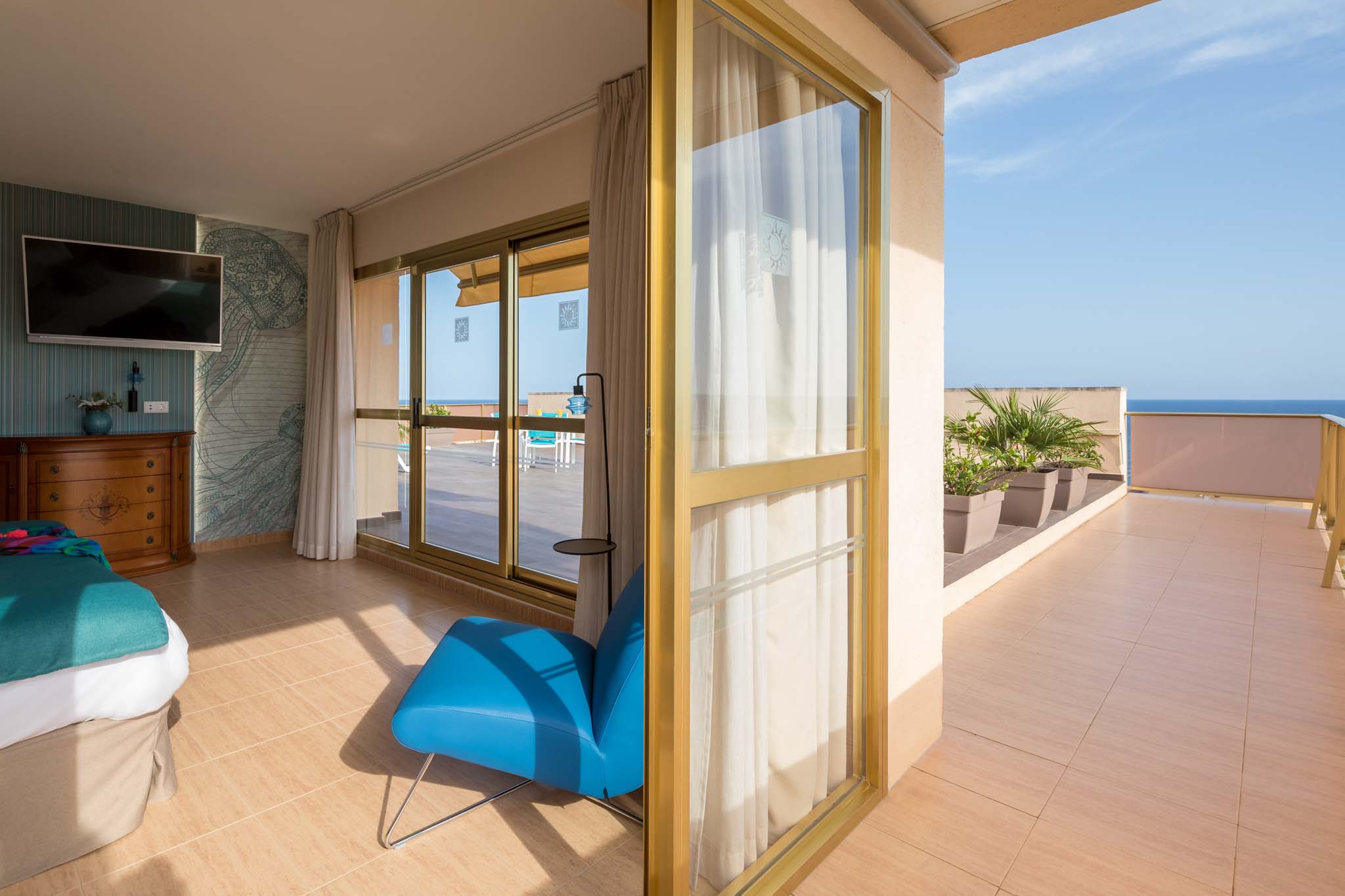 Suite Mediterránea del hotel Htop Amaika and Spa - Adults Only. Foto 5