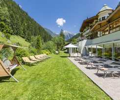 Hotel Zillergrundrock Luxury Mountain Resort