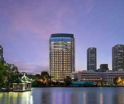 Hotel HUALUXE Shanghai Changfeng Park, an IHG 